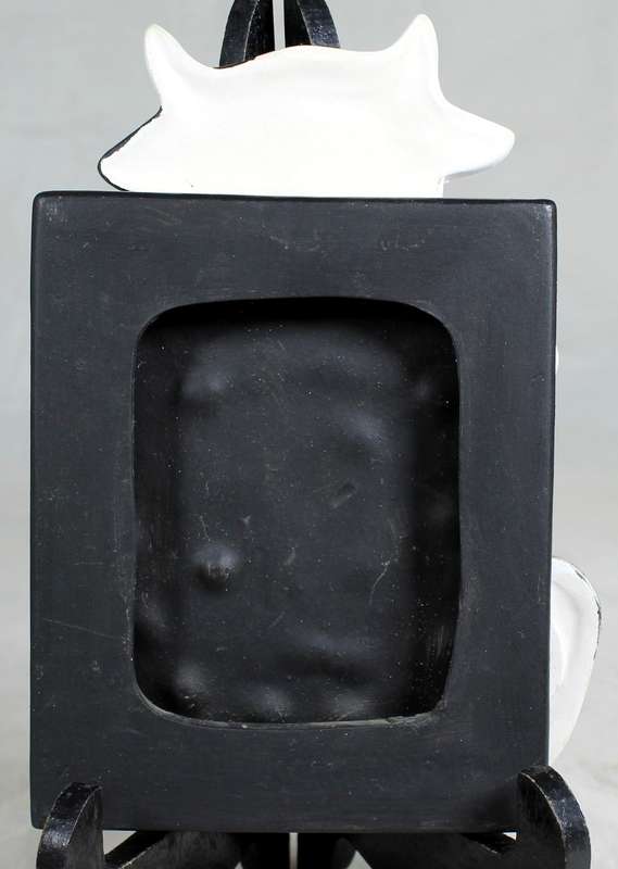 Ceramic cow with notepad