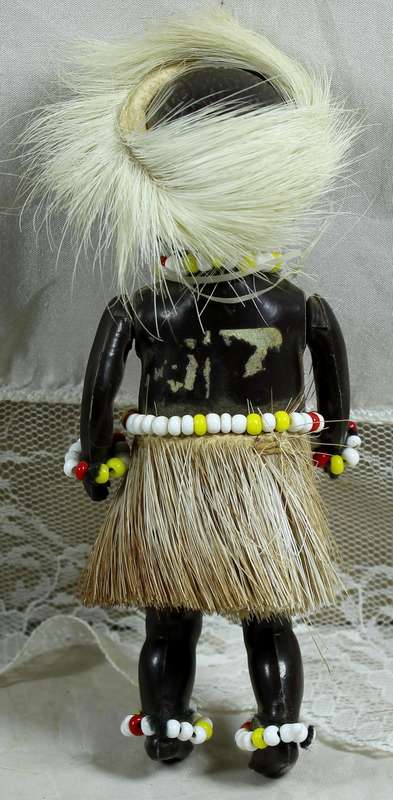 Little girl doll in traditional dress - Articulated
