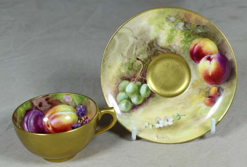 Royal Worchester demitasse duo's