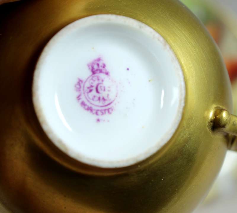 Royal Worchester demitasse duo's