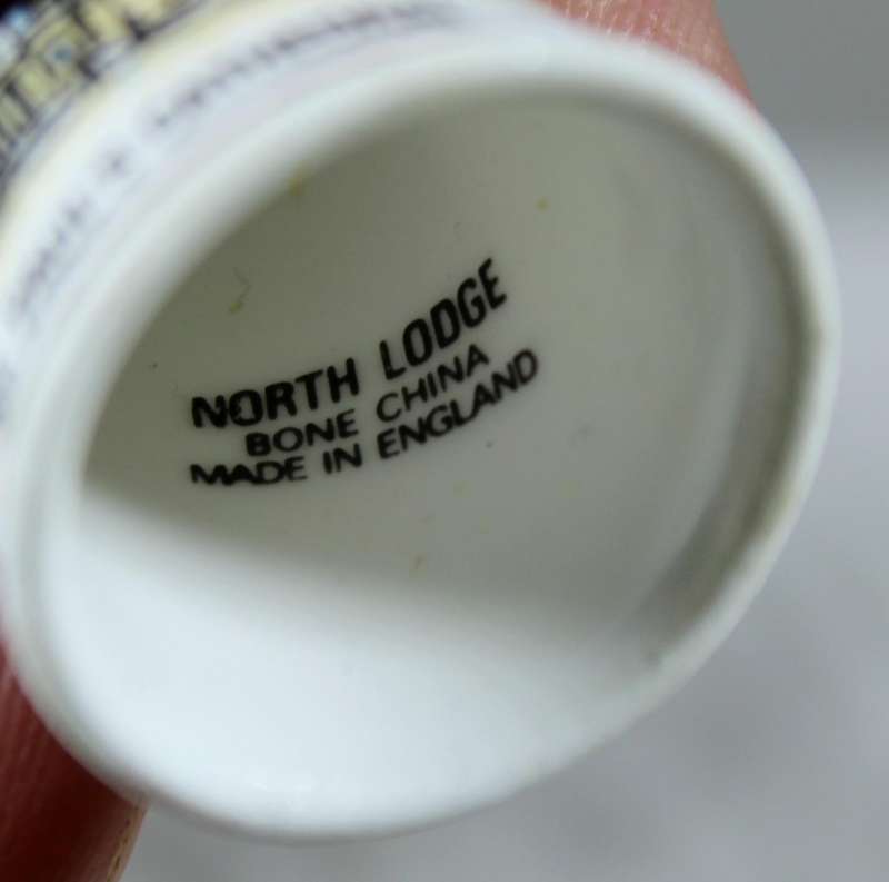Bone China thimble - St. Pauls cathedral - North lodge