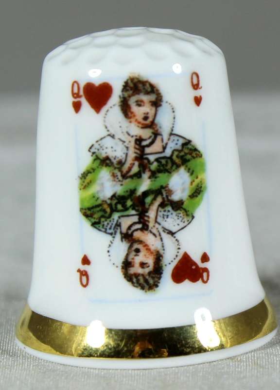 Bone China thimble - Queen of hearts