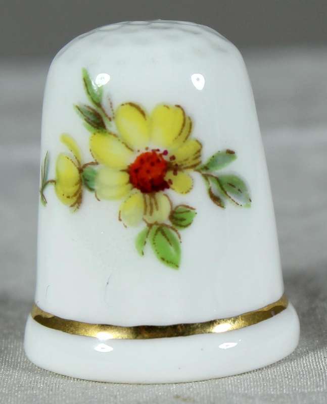 Bone China thimble - yellow flower - Peter Gosling