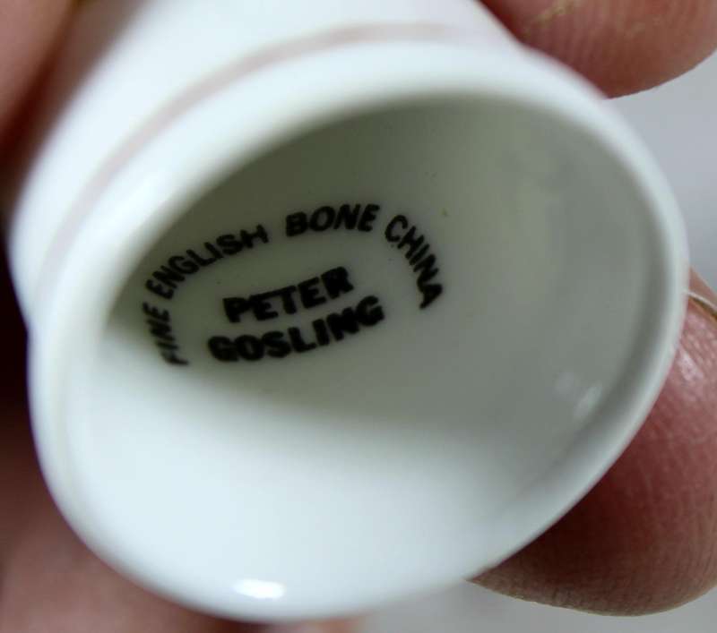 Bone China thimble - yellow flower - Peter Gosling
