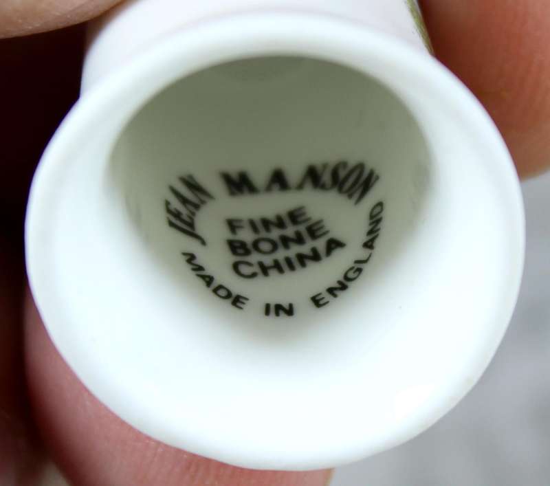 Bone China thimble - Westminster Abbey - Jean Manson