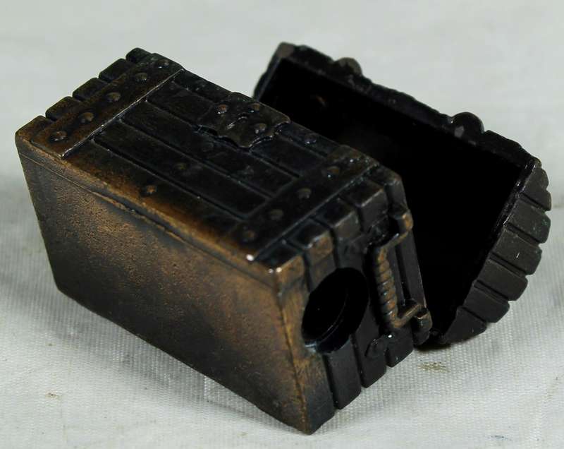 Miniature brass pencil sharpener - Treasure chest