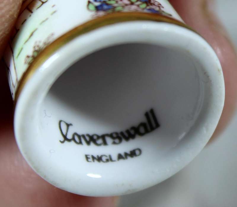Bone China thimble - Easter 1984 - Caverswall