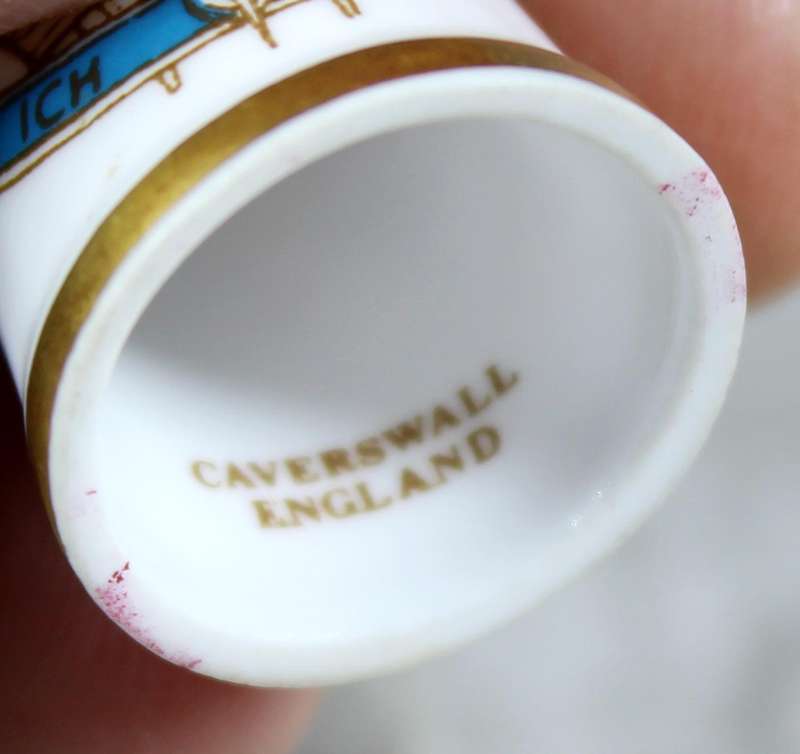 Bone China thimble - Ich Dien - Caverswall