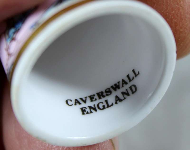 Bone China thimble - Mother - Caverswall
