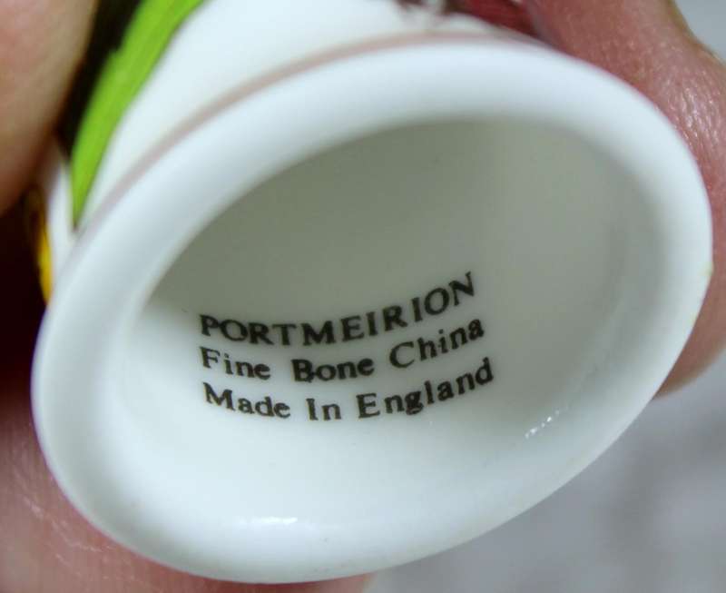 Bone China thimble - Flower scene - Portmeirion