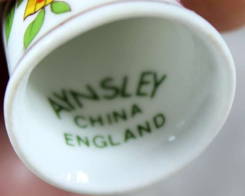 Bone China thimble - Red & yellow butterfly - Ainsley