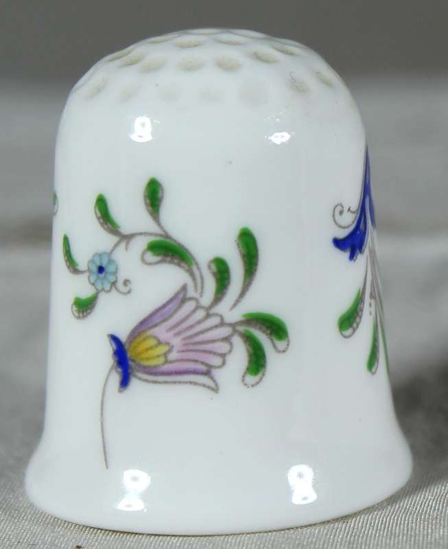 Bone China thimble - Pink flowers - Coalport