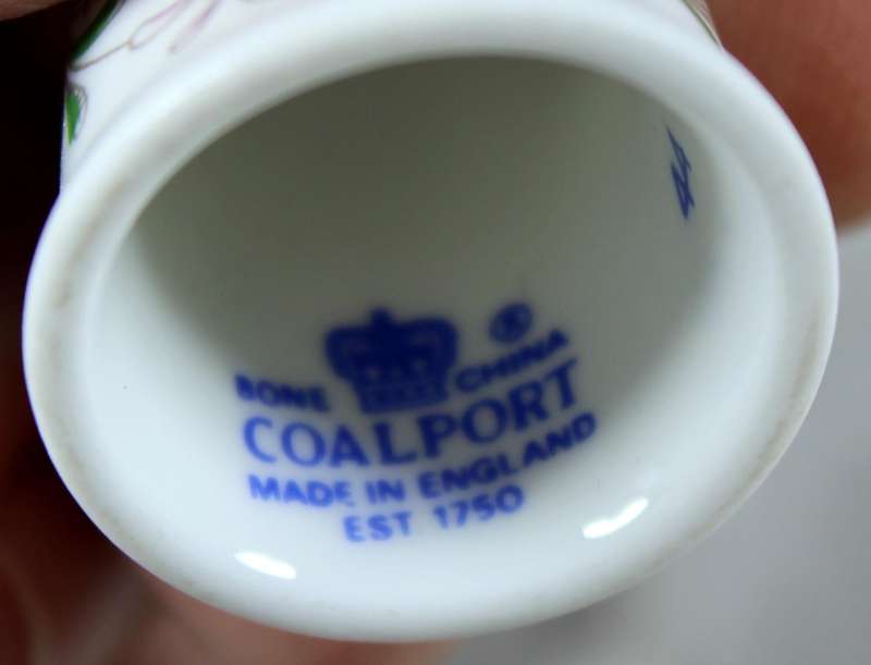 Bone China thimble - Pink flowers - Coalport