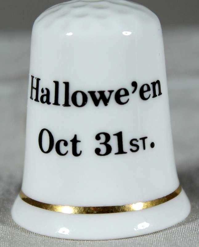 Bone China thimble - Hallowe'en 31 Oct - Fenton