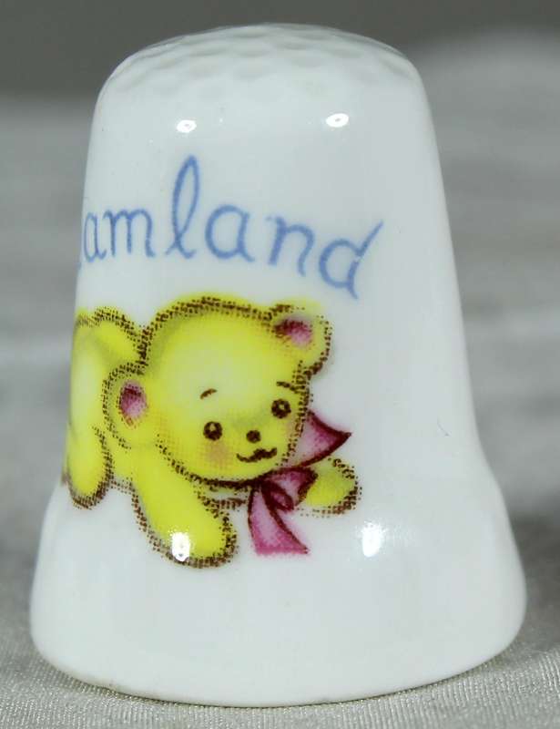 Bone China thimble - Dreamland