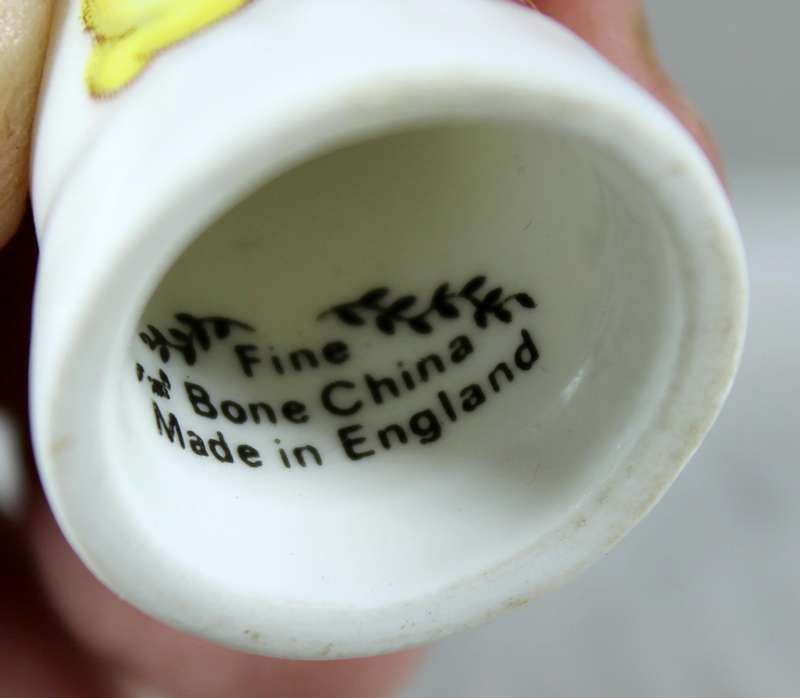 Bone China thimble - Dreamland
