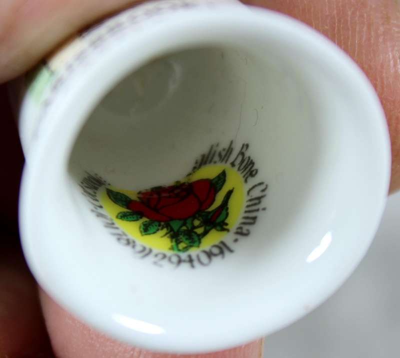 Bone China thimble - Carisbrooke Castle - Cotswald
