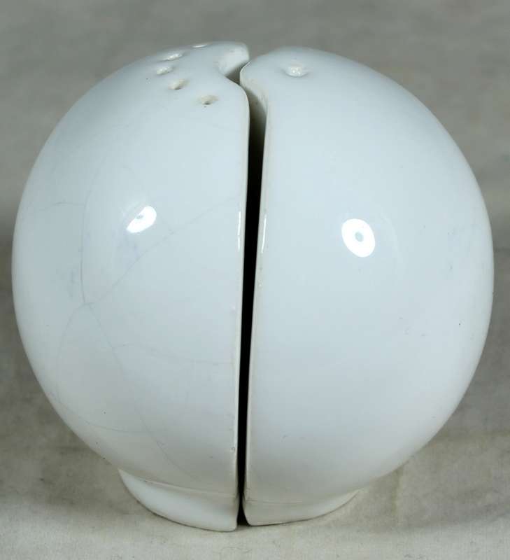 Half circle salt & pepper set