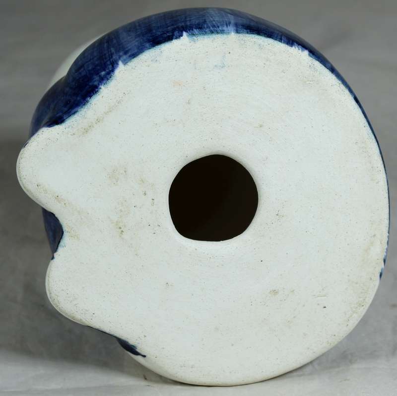 Porcelain smart cat