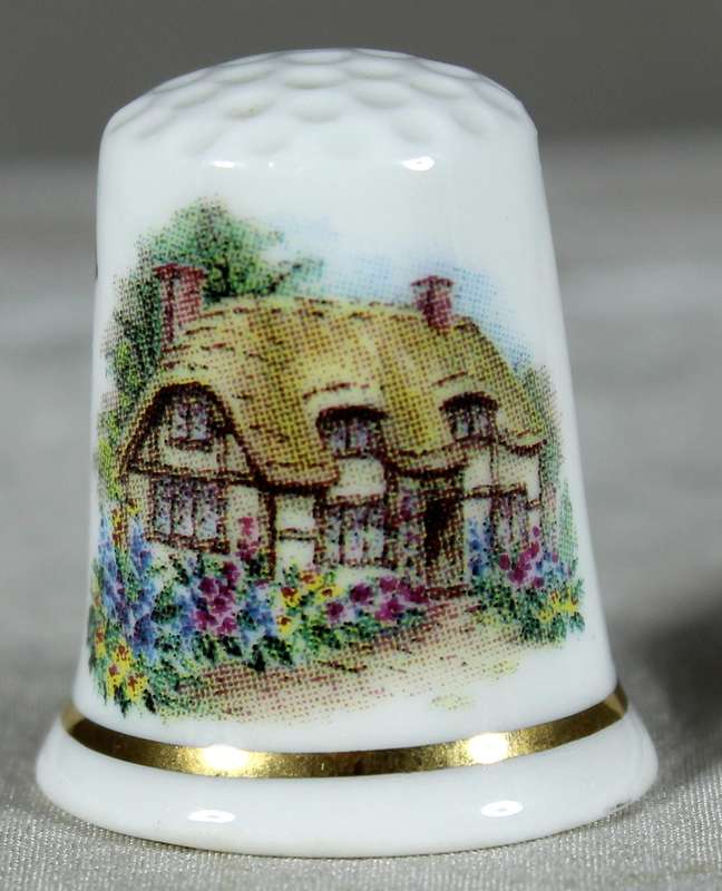 Bone China thimble - Great Yarmouth - Norfolk