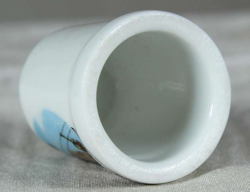 Bone China thimble - Fuente De Teleferico