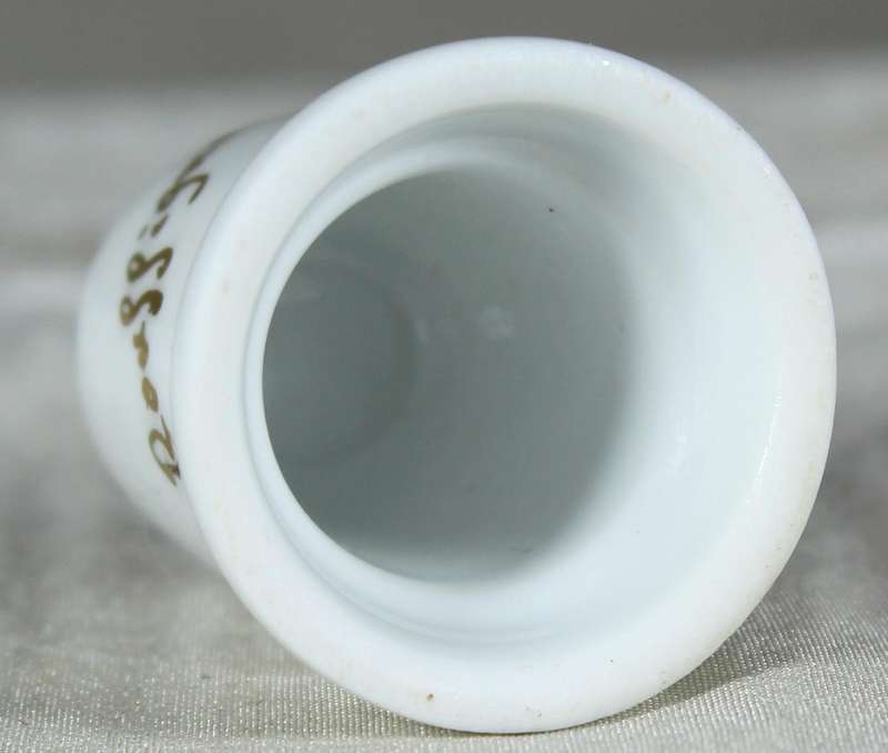 Bone China thimble - Rouffignae