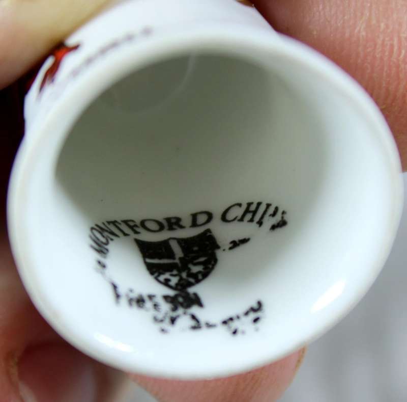 Bone China thimble - Sioe Frenhinol Cymra - Montford