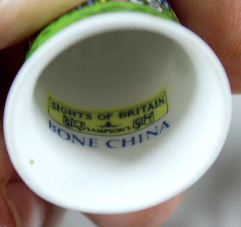 Bone China thimble - Pleasurewood Hills - Sights of Britain