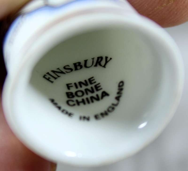 Bone China thimble - Highdown Inn - Finsbury