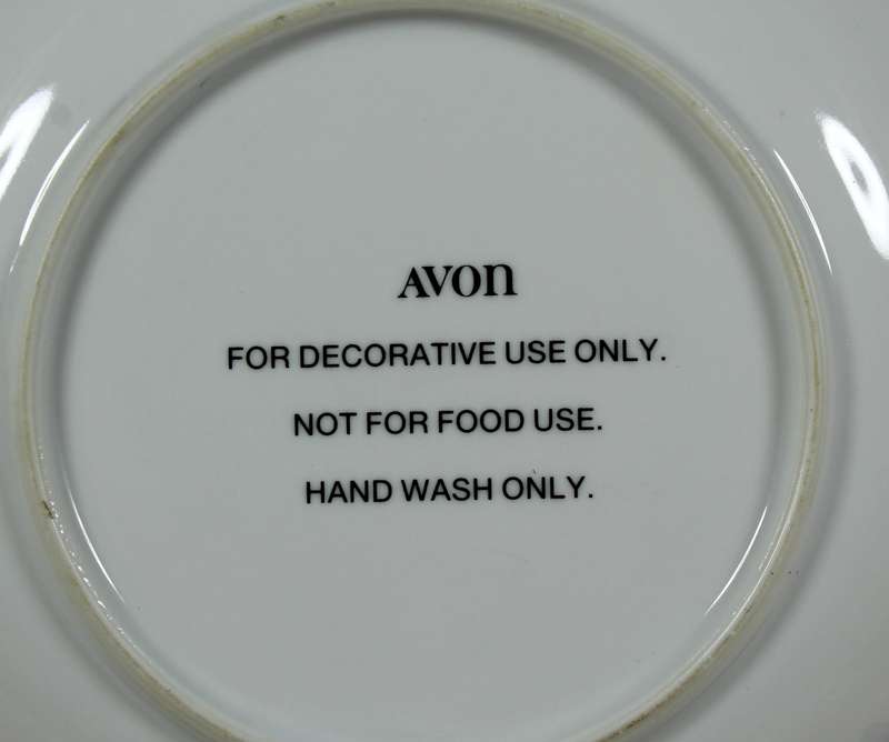 Avon - dog & kitty display plate