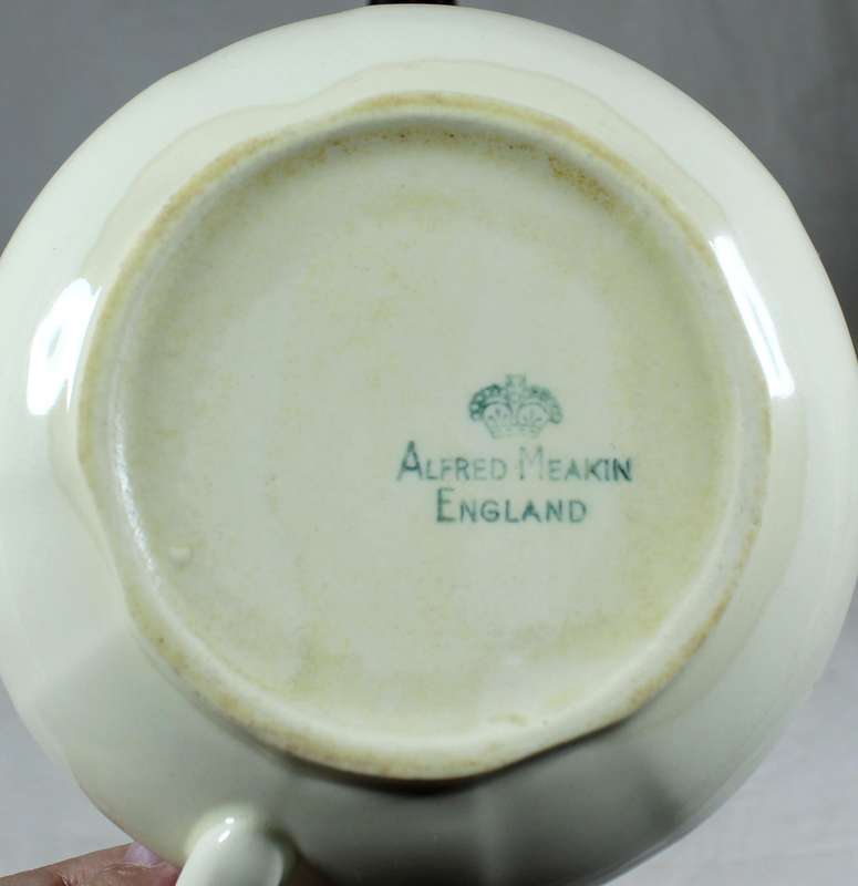 Alfred Meaken - gravy boat & saucer
