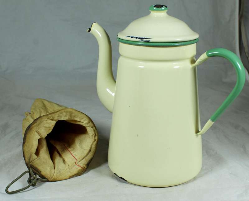 Enamel teapot with cloth bag - Kockums Sweden