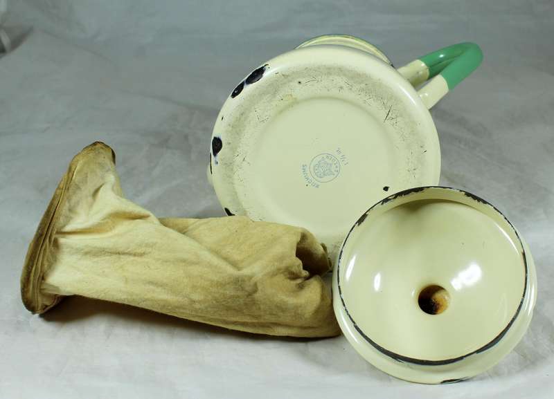 Enamel teapot with cloth bag - Kockums Sweden