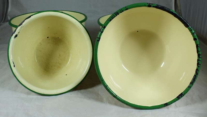Set of four graduated enamel bowls
