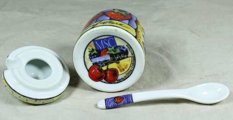 Confiture - small jam pot
