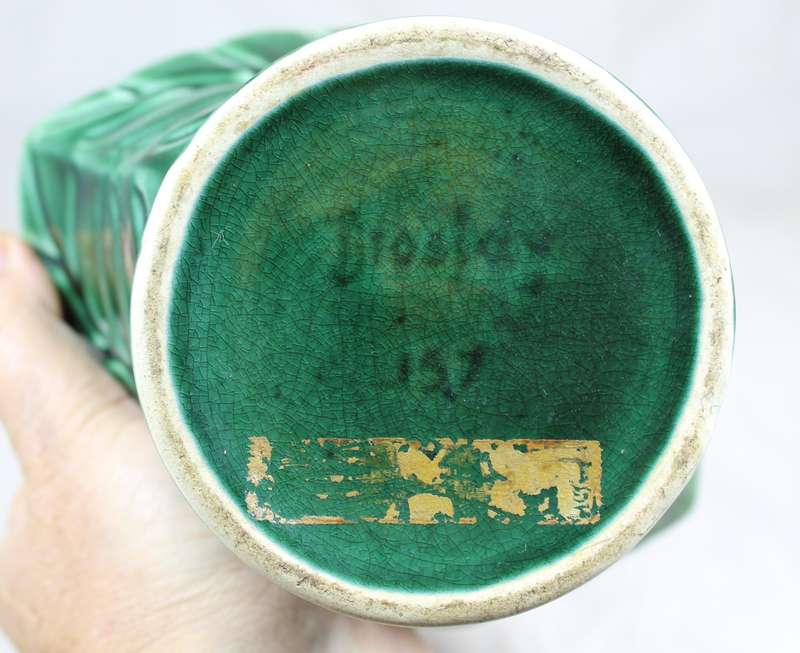 Drostday green vase