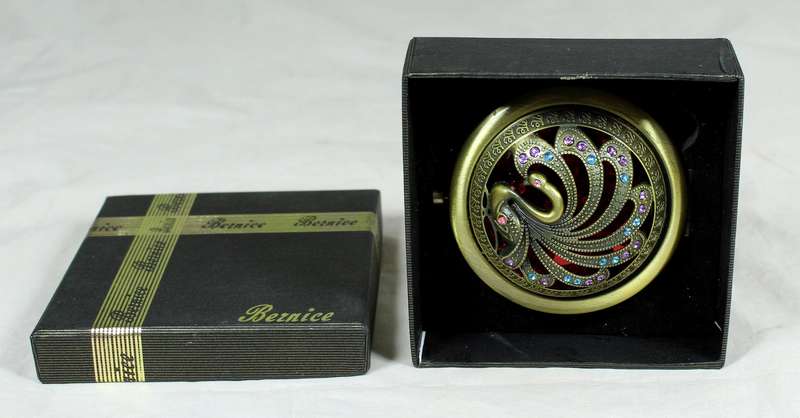 Bernice embezzled dome pocket mirror in box - red