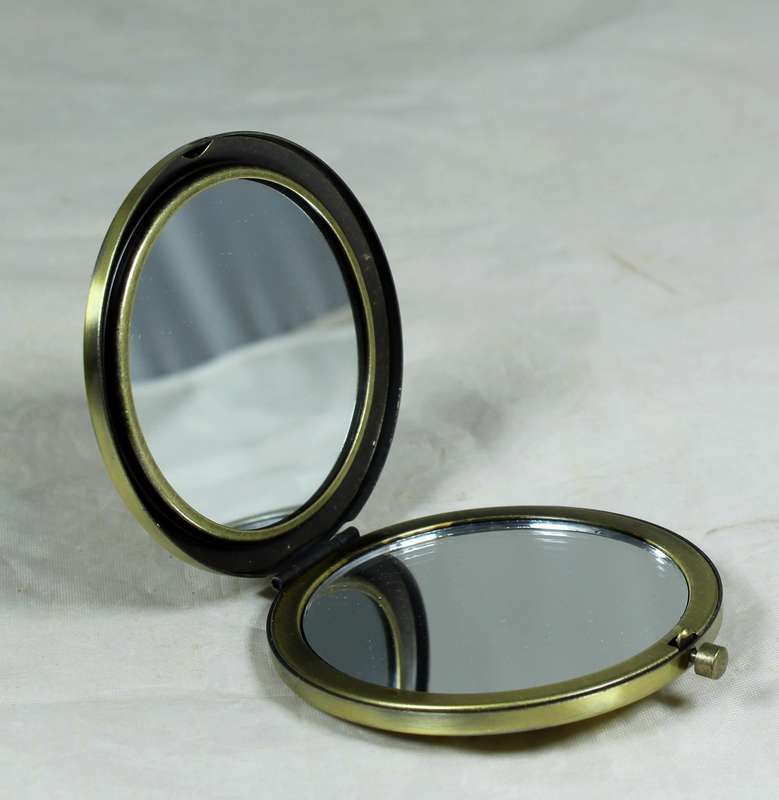 Bernice embezzled dome pocket mirror in box - red