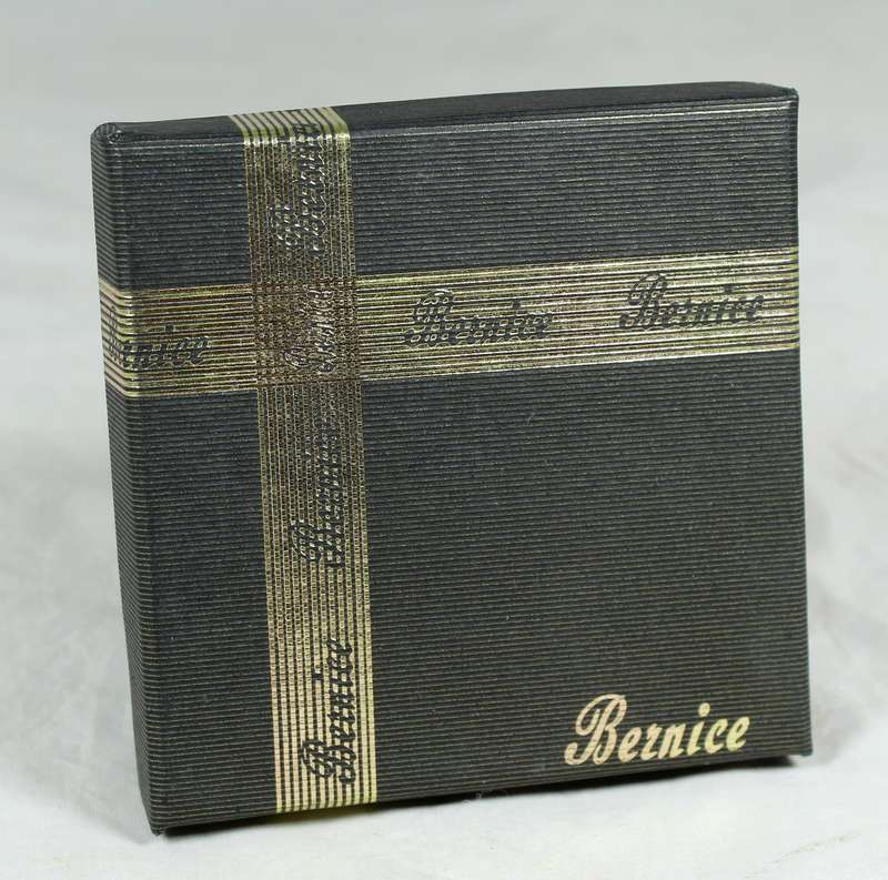 Bernice embezzled dome pocket mirror in box - red