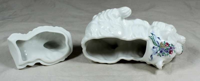 Elizabeth Arden - Southern Heirlooms - playful cat