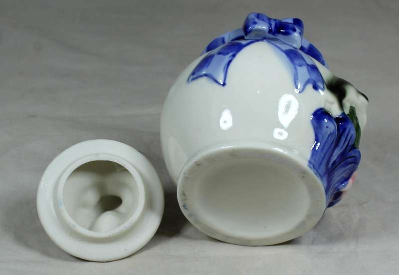 Porcelain lidded bowl with dolphins