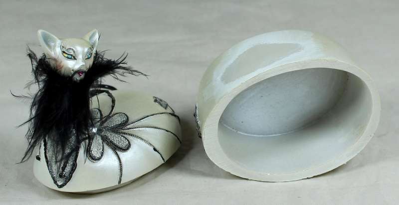 Cat trinket holder