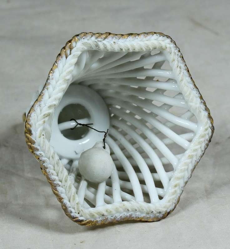 Porcelain mesh bell