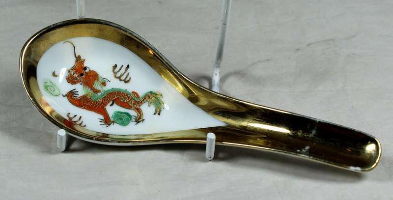 Chinese soup spoon - white & gold