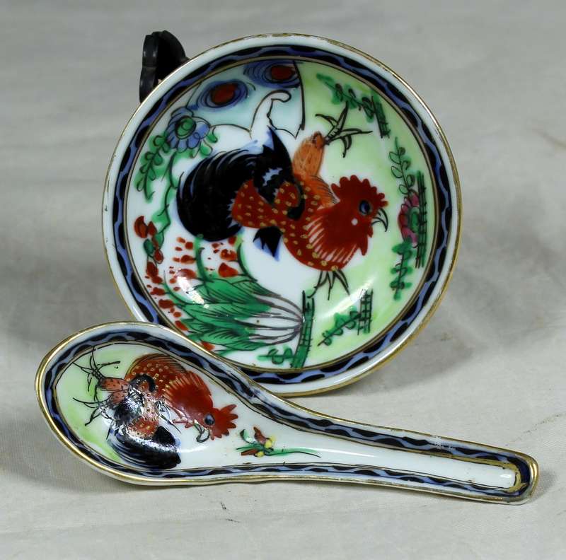 Chinese condiment bowl plus spoon