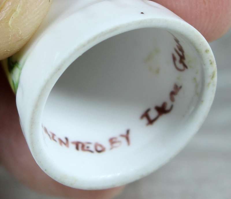 Bone China thimble - Yellow flower hand painted by Iren Glendinning