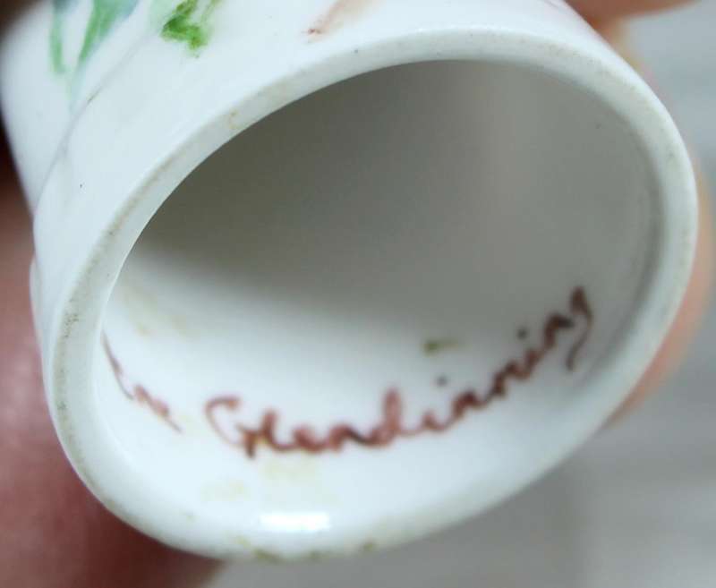 Bone China thimble - Yellow flower hand painted by Iren Glendinning