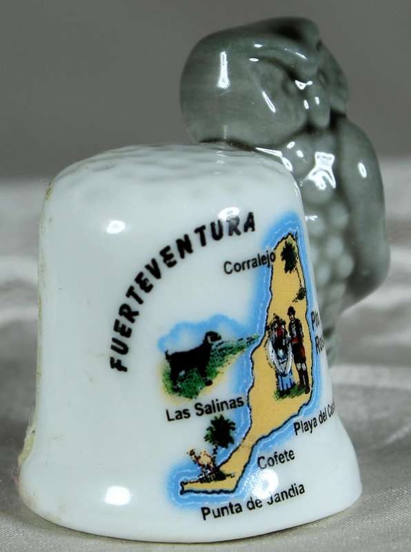 Bone China thimble - Fuerteven tura with owl