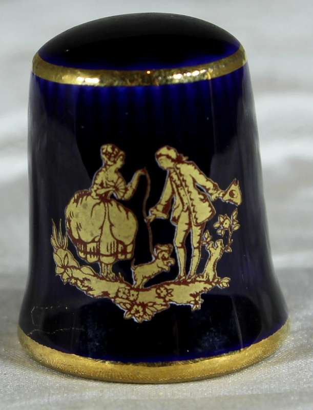 Bone China thimble - Limoges - Victorian scene