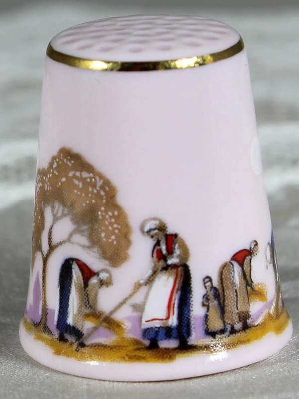 Bone China thimble - Harvest time - Chodou Czechoslovakia